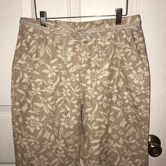 Faded Glory 4 Cropped Pants - Picture 2 of 9